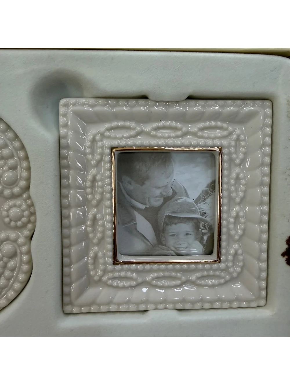 Lenox set of 3 picture frames new in box with damage to the package vintage y2k